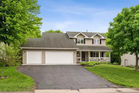 215 Jaspers Cir S, Chaska, MN 55318