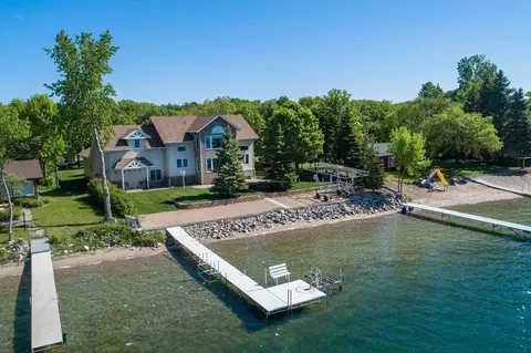 39116 Rokmar Trl, Battle Lake, MN 56515