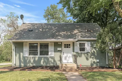 281 Hazelwood St, Saint Paul, MN 55106