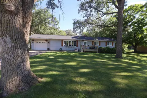 402 E Park St, New York Mills, MN 56567