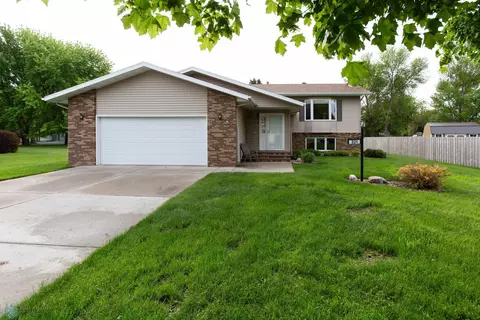 804 Westgate Dr, Hawley, MN 56549