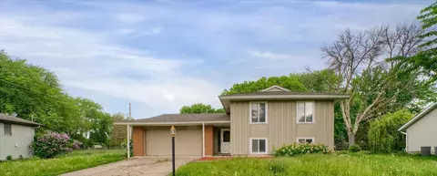 962 Cortland Dr, Apple Valley, MN 55124