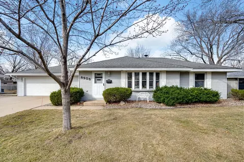 8908 Chicago Ave S, Bloomington, MN 55420