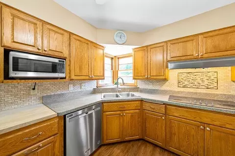 5853 Hackmann Ave NE, Fridley, MN 55432 photo 2