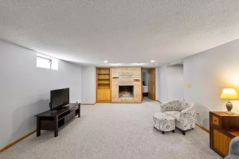 5853 Hackmann Ave NE, Fridley, MN 55432 photo 13