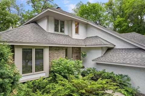 5550 Pineview Ln N, Plymouth, MN 55442 photo 3
