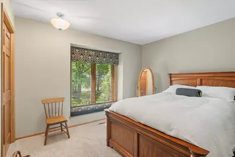 5550 Pineview Ln N, Plymouth, MN 55442 photo 25