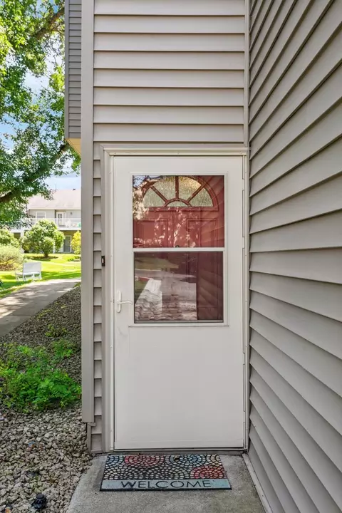 1744 Meadowlark Rd, Eagan, MN 55122 photo 25
