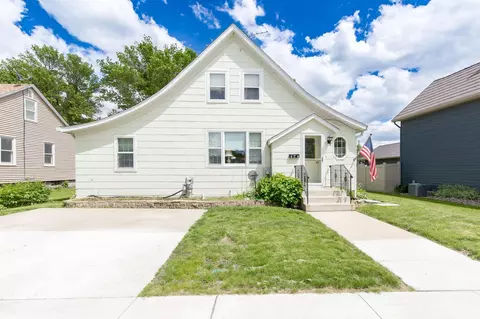 403 Columbus Ave N, New Prague, MN 56071
