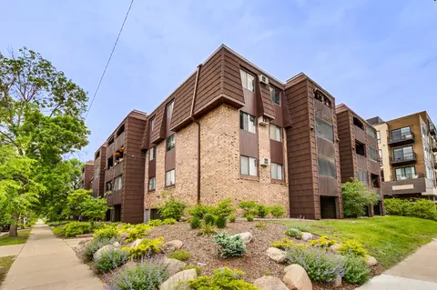 2610 Garfield Ave #303, Minneapolis, MN 55408