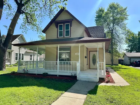 Exterior - 1237 3rd Ave, Windom, MN 56101 photo 2 of 5
