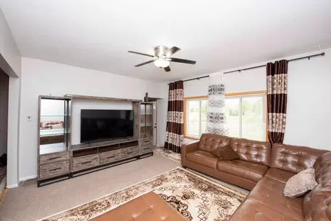 21 Magnolia Ave E, Saint Paul, MN 55117
