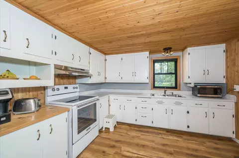 4221 E 1st St, Superior, WI 54880 photo 8