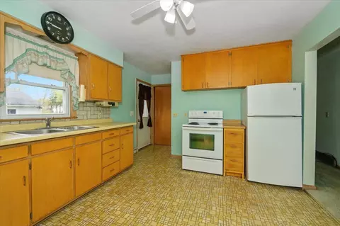 2902 E 4th St, Superior, WI 54880 photo 6