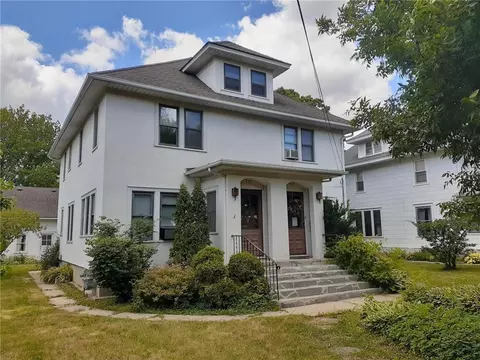 907 4th St NW, Austin, MN 55912