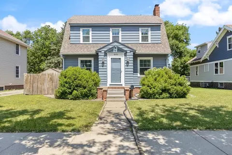610 W Main St, Marshall, MN 56258