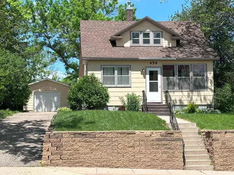 454 W Bridge St, Owatonna, MN 55060