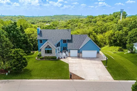 2536 Southcrest Ave E, Maplewood, MN 55119