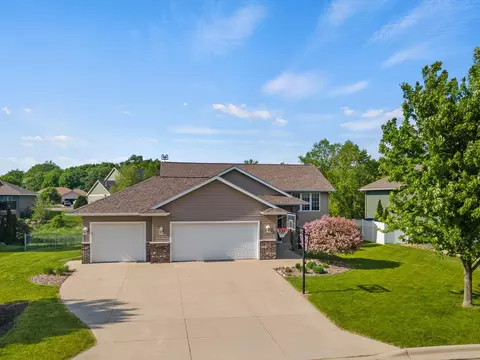 2575 Stony Creek Dr, Owatonna, MN 55060