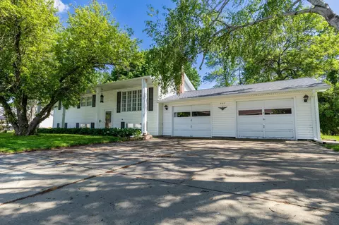 307 E Park Ave, Olivia, MN 56277