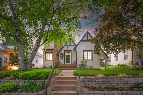 585 Brimhall St, Saint Paul, MN 55116
