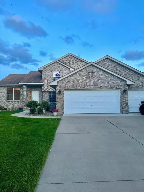 3320 Aaron Dr, Elko New Market, MN 55054
