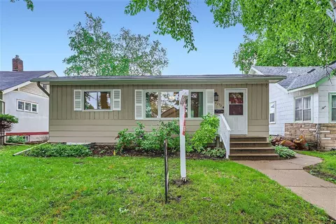 4233 41st Ave S, Minneapolis, MN 55406