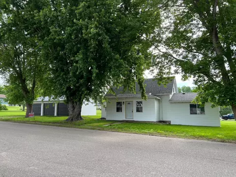 201 S Nelson St, Cyrus, MN 56323