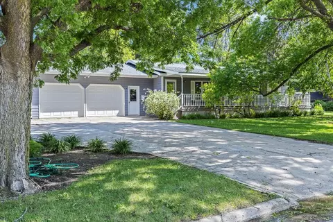 237 Park Cir, Cottonwood, MN 56229