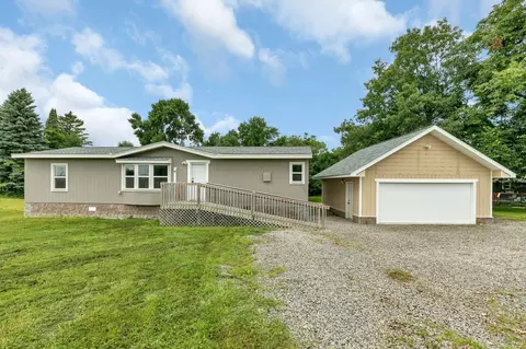 8702 50th St NW, Annandale, MN 55302