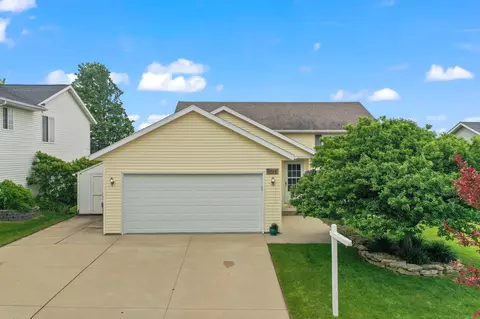 6132 Jonathan Ln NW, Rochester, MN 55901