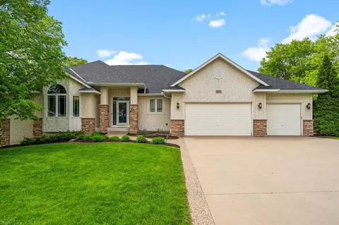 1416 E Pond Rd, Eagan, MN 55122