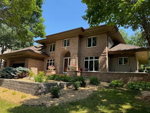 8735 Big Woods Ln, Eden Prairie, MN 55347