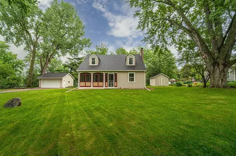 1826 Furness St, Maplewood, MN 55109