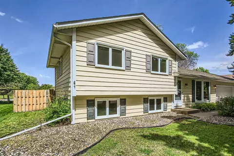 8842 89th Street Cir S, Cottage Grove, MN 55016