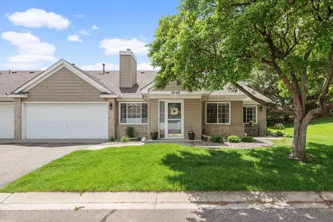 8540 Mayfield Ct, Chanhassen, MN 55317