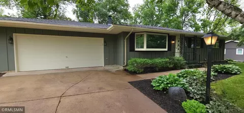 1394 Valley View Rd, Chaska, MN 55318
