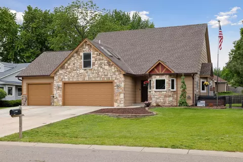 7663 165th St W, Lakeville, MN 55044