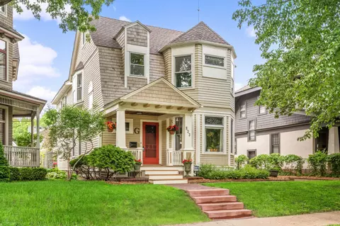833 Holly Ave, Saint Paul, MN 55104