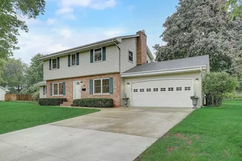 8420 Westbend Rd, Golden Valley, MN 55427