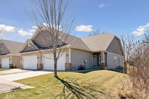 1052 Provence Ln, Waconia, MN 55387