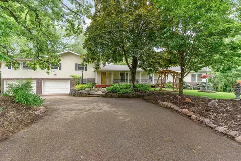 1510 Lone Oak Rd, Eagan, MN 55121