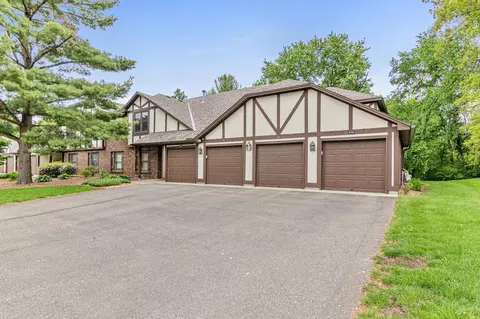 10702 Toledo Ct, Bloomington, MN 55437