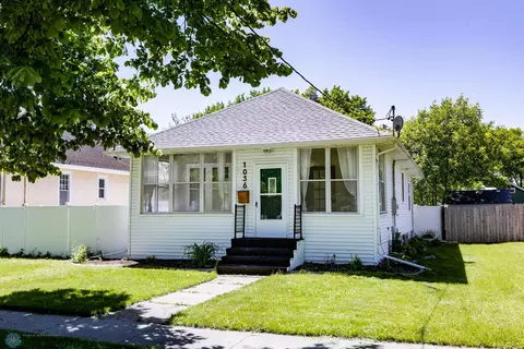 1036 1st St N, Fargo, ND 58102