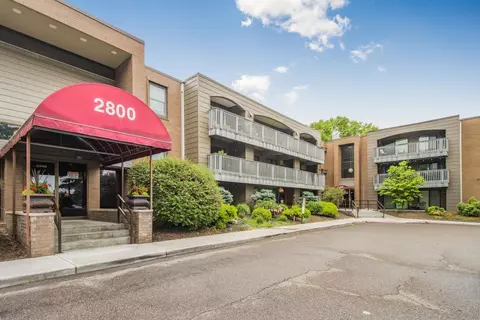 2800 Hamline Ave N #327, Roseville, MN 55113