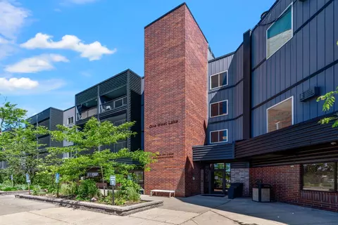 1 W Lake St #220, Minneapolis, MN 55408