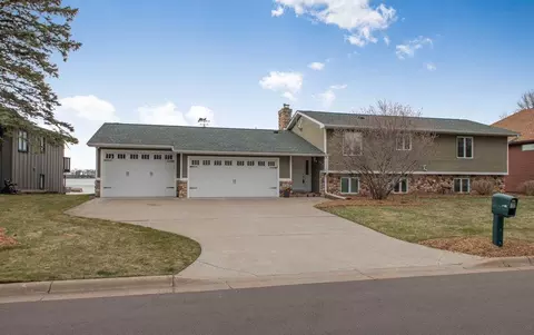 6741 E Shadow Lake Dr, Lino Lakes, MN 55014