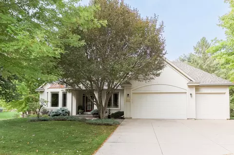 1717 11th St SW, Rochester, MN 55902