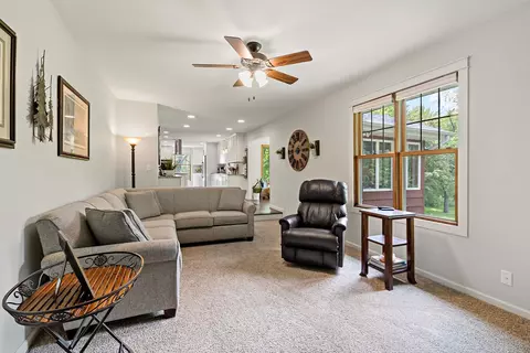 6519 Hunter Ln, Corcoran, MN 55340 photo 9