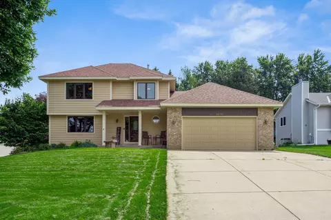 8690 Jenner Ln S, Cottage Grove, MN 55016